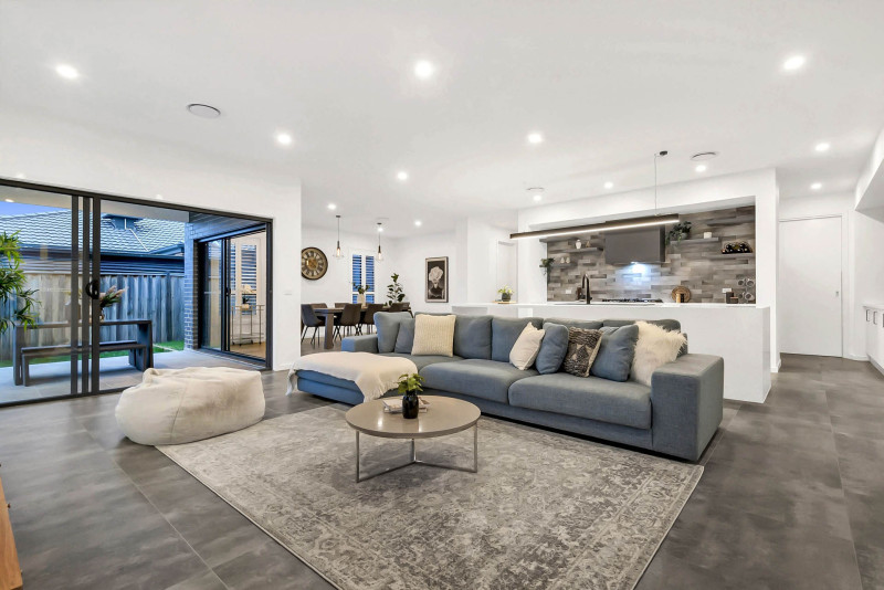 Zouk Group - Kitchen & Lounge