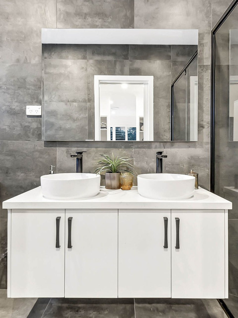 Zouk Group - Bathroom